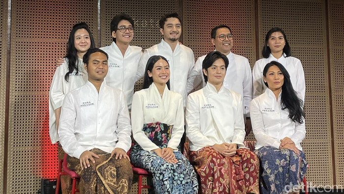 Pemain dan sutradara Film Para Perasuk.