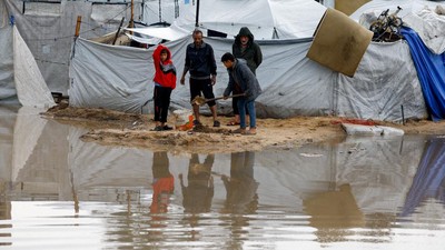 Banjir Perparah Krisis Pengungsi Palestina di Kamp Nuseirat