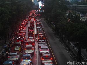 Hujan Reda, Kemacetan Justru Menggila di Gatot Subroto