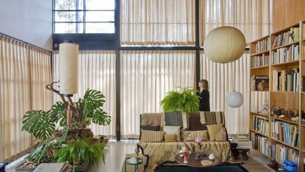 Interior Mid-Century Interior midcentury yang khas dengan kayu modern