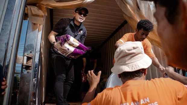 J99 Corp Serahkan Bantuan-Dirikan Dapur Umum