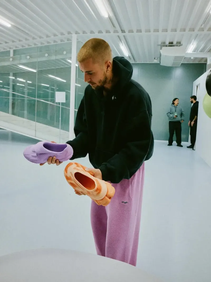 Justin Bieber rilis sneakers cetak 3D.