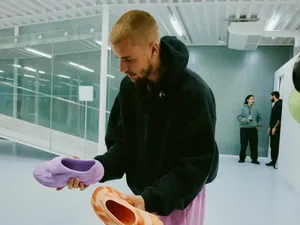 Justin Bieber Rilis Sneakers Cetak 3D, Harga Dibanderol Rp 22 Jutaan