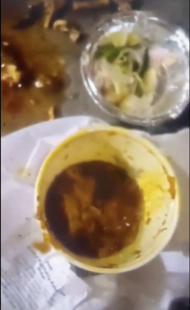 Kadal Mati Ikut Tersaji di Kari Ayam, Pelanggan Sampai Pingsan! Kadal Mati Ikut Tersaji di Kari Ayam, Pelanggan Sampai Pingsan!