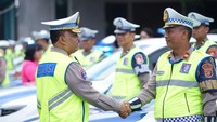 Irjen Agus menjelaskan, pengiriman bantuan ini merupakan bentuk respons cepat Korlantas Polri atas arahan Kapolri Jenderal Listyo Sigit Prabowo untuk membantu personel dan masyarakat di daerah yang sedang dilanda bencana. (dok Korlantas)
