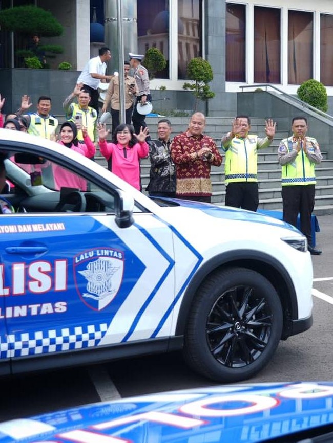 Momen Kakorlantas Lepas Bantuan Kemanusiaan untuk Aceh-Sumatera