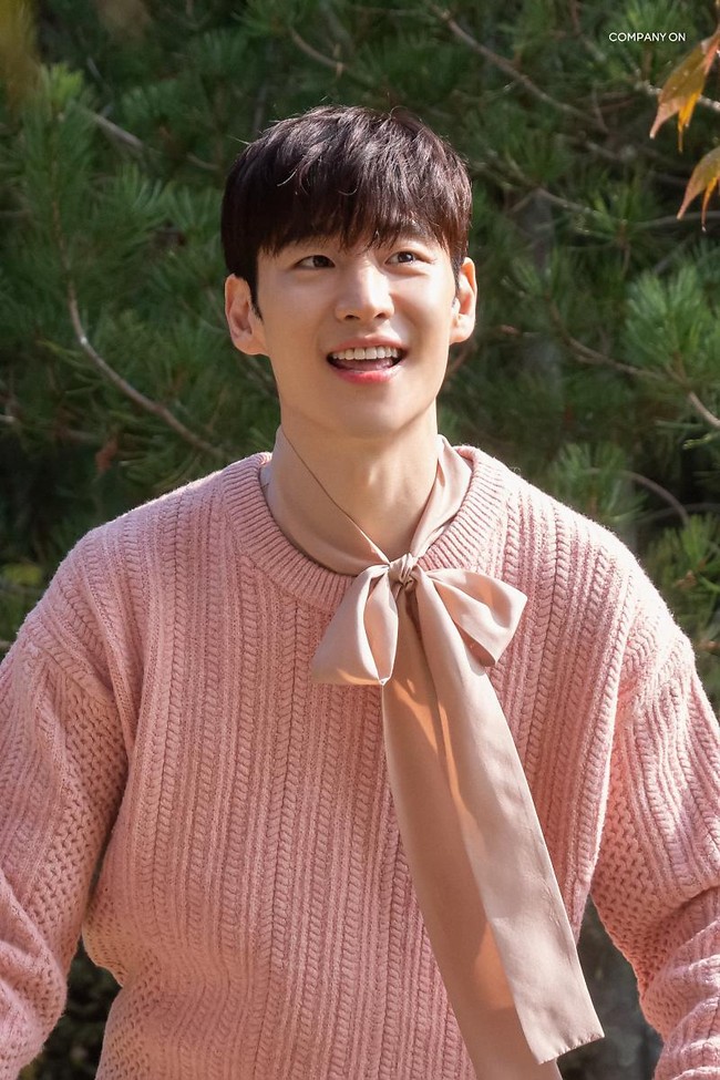 Di balik paras imutnya, Lee Je Hoon punya tubuh sixpack seperti yang pernah ia tampilkan saat beradegan shirtless dalam Taxi Driver 2. Foto: dok. Company On