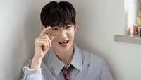 Visual Kelewat Imut, Lee Je Hoon Bikin Netizen Gemas, Tak Disangka Ahjussi