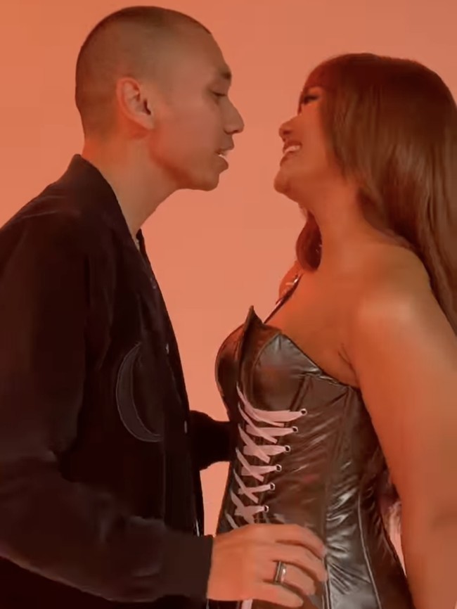 Potret Duet Panas Rayi & Marion Jola untuk Kawin Lari