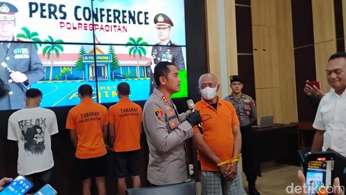 Bisa-bisanya Mbah Tarman Gadaikan Mobil Rental ke Tetangga Shela