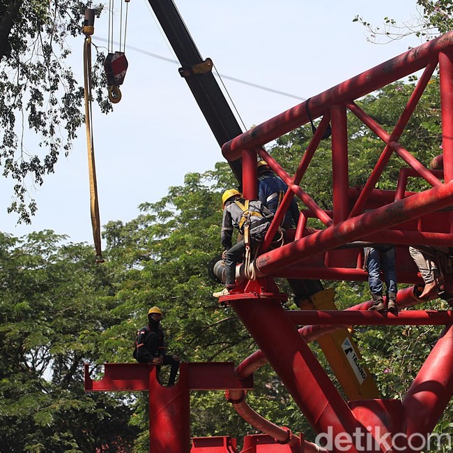 Melihat Progres Pembangunan Skybridge Taman Langsat dan Ayodya