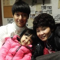 Reuni Reply 1988 Penuh Haru, Go Kyung Pyo Mewek Lihat Si Adik Jinjoo Jadi ABG