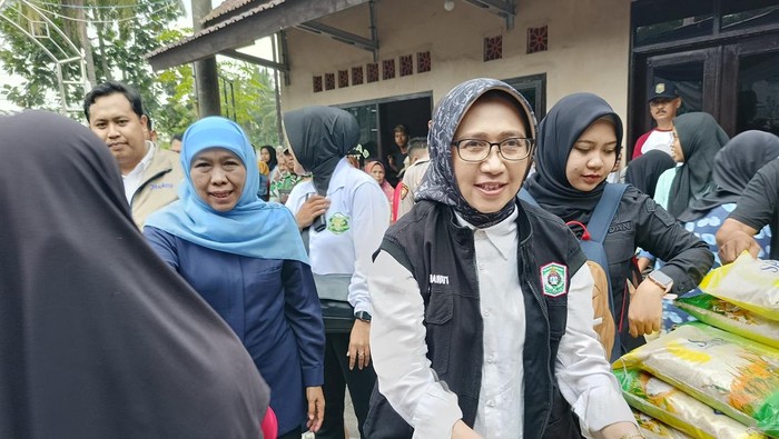Ratusan Warga Serbu Pasar Murah yang Digelar Pemprov Jatim di Lumajang