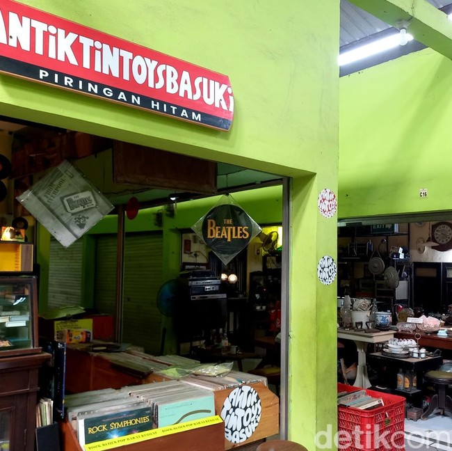 Menelusuri Pasar Nostalgia Surabaya Ruang Kenangan di Tengah Kota