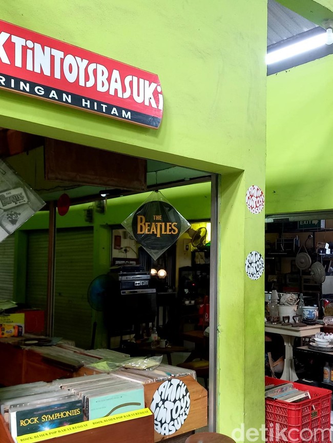 Menelusuri Pasar Nostalgia Surabaya Ruang Kenangan di Tengah Kota