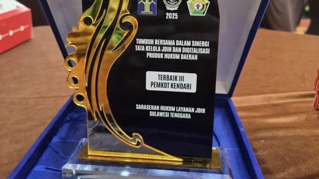 Pemkot Kendari masuk tiga besar pengelolaan JDIH terbaik se-Sultra.