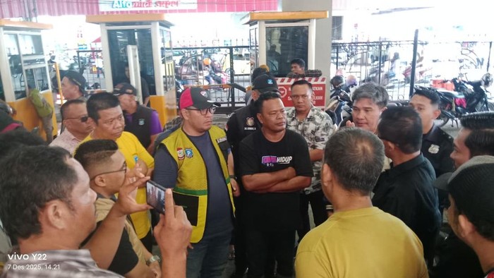 Pegawai Mal Parkir Liar di Terowongan MP Makassar Picu Macet