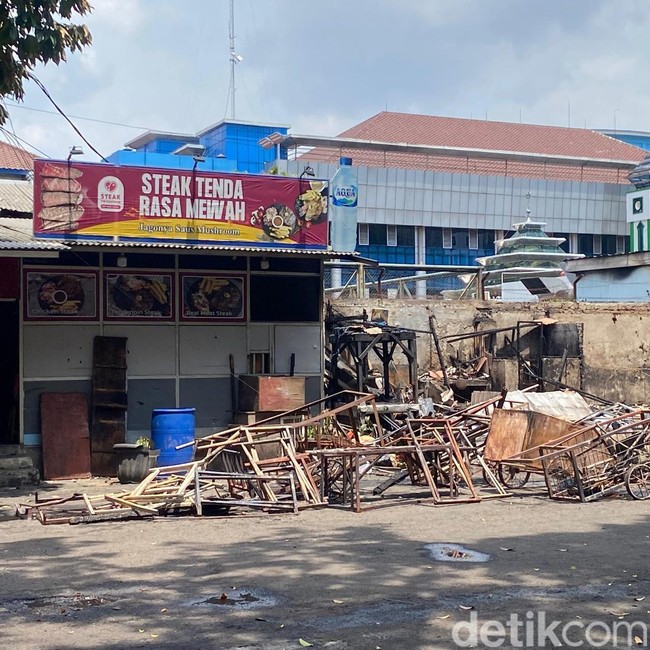 Potret Terkini Puluhan Warung Makan di Kalibata Hangus Imbas Ricuh Matel