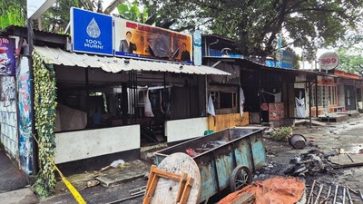 Luluh Lantak! Potret Warung Makan Dibakar di Kalibata, Buntut Ricuh Matel