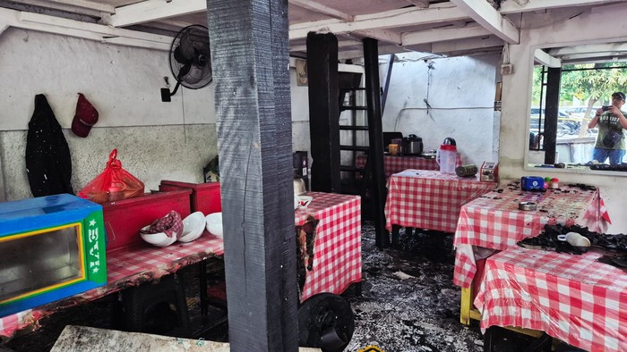 Potret Warung Makan Dibakar di Kalibata, Buntut Ricuh 'Matel'