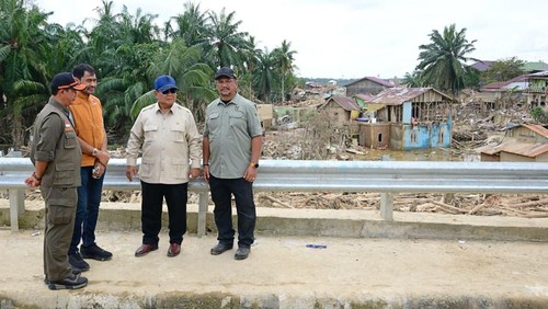 Presiden Prabowo meninjau lokasi banjir di Aceh Tamian, Aceh Tengah, Bener Meriah.