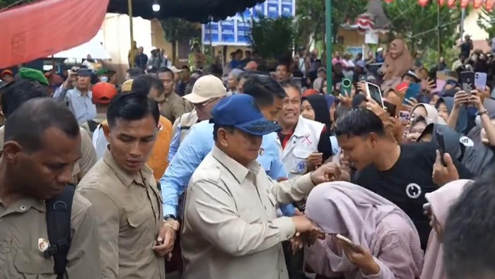 Prabowo Minta Pengungsi di Aceh Bersabar: Presiden Tak Punya Tongkat Nabi Musa