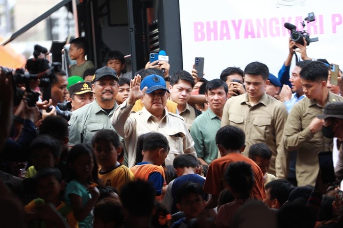 Prabowo di Aceh Tamiang: Insyaallah Bersama Kita Perbaiki Keadaan Ini