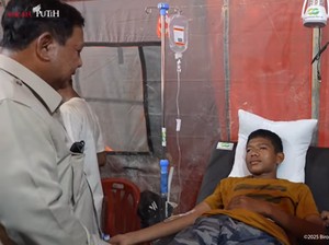 Prabowo Kunjungi Korban Banjir di Aceh Tamiang