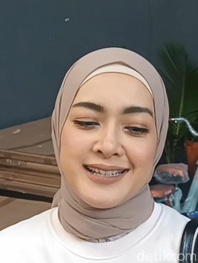 Richa Novisha Coba Berdamai dengan Keadaan Usai Gary Iskak Meninggal