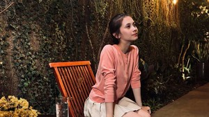 Sebagai pemain baru, Richelle memperlihatkan sisi dewasa sekaligus polos saat cerita soal izin dan diskusi dengan sang ibu. Foto: Instagram Richelle Skornicki