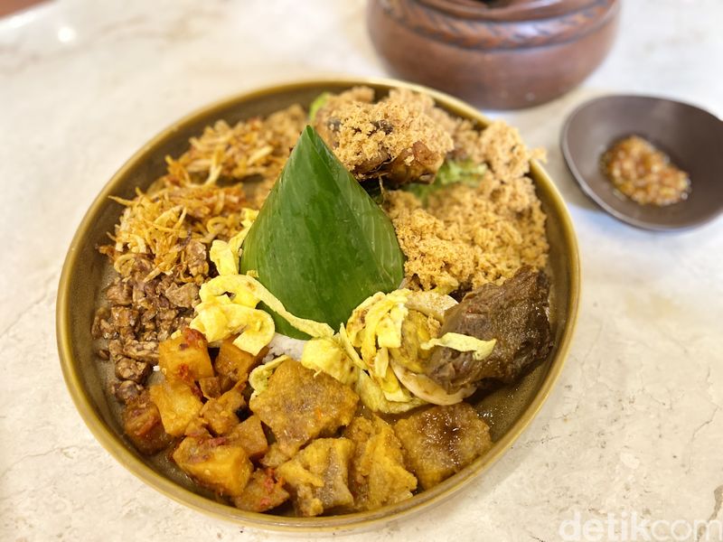Roemah Kraton: Puas Makan Nasi Tungku hingga Nasi Campur ala Kraton di Tebet