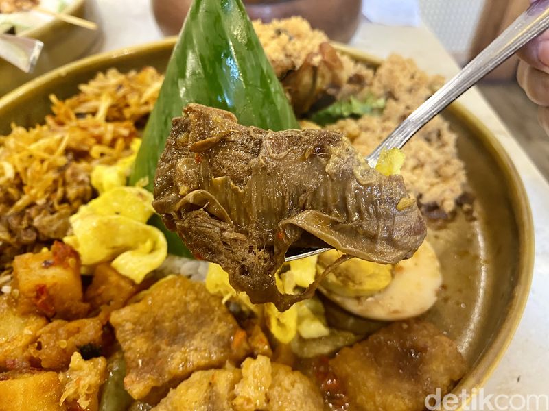 Roemah Kraton: Puas Makan Nasi Tungku hingga Nasi Campur ala Kraton di Tebet