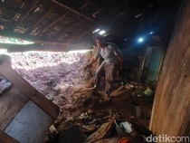 Banjir Terjang Kampung di Belakang Perumahan Elit KBB, 13 Rumah Rusak