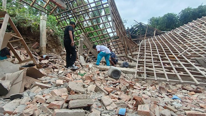 Ledakan Terjadi di Desa Tahunan Baru Pacitan, 3 Rumah Hancur-5 Orang Luka