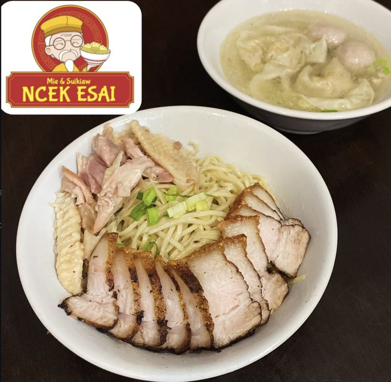 Selain Cibadak, di Sudirman Street Bandung Ada 5 Kuliner Non Halal Terkenal