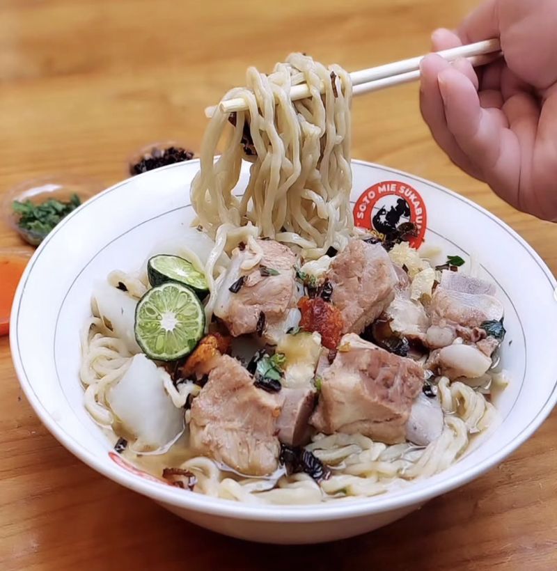 Selain Cibadak, di Sudirman Street Bandung Ada 5 Kuliner Non Halal Terkenal