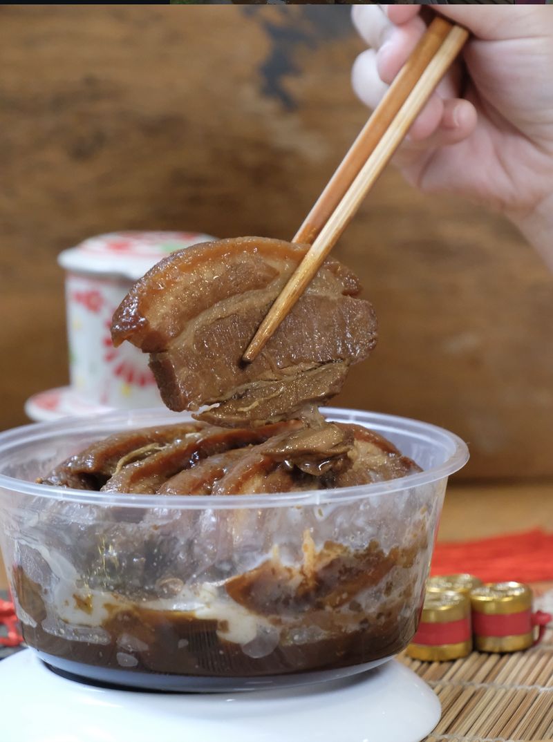 Selain Cibadak, di Sudirman Street Bandung Ada 5 Kuliner Non Halal Terkenal