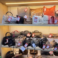 Prada hingga Louis Vuitton Rp 5,5 Juta di Bazaar Tas Branded Grand Indonesia
