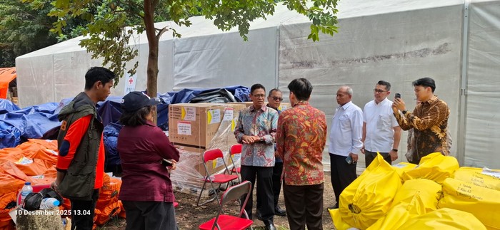 ESDM, SKK Migas, & KKKS Salurkan Bantuan untuk Korban Banjir di Sumatera