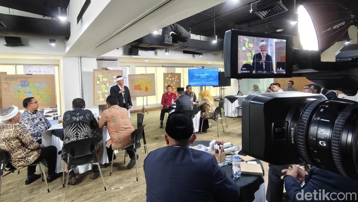 Cakra Amiyana Dikukuhkan Jadi Ketua Forsesdasi Jabar