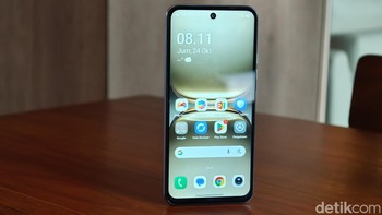 Di sektor layar, Spark 40 mengusung panel 6,7 inch Smooth Display beresolusi HD+ dengan refresh rate hingga 120 Hz, sehingga navigasi dan animasi terasa lebih mulus. Foto: Adi Fida Rahman/detikINET