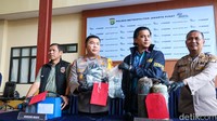 Dalam konferensi pers tersebut, polisi juga menjelaskan rangkaian pemeriksaan saksi yang menguatkan dugaan kelalaian dalam penyimpanan baterai.