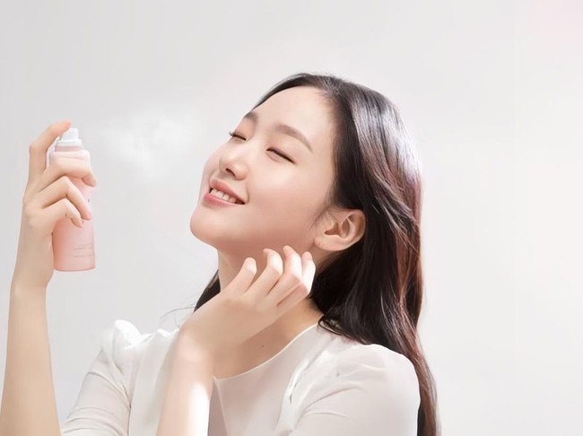 Tips Makeup Nggak Luntur Sepanjang Hari: Rekomendasi 3 Setting Spray Lokal Wajib Di Coba!