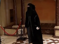 Politikus Jadi Kontroversi Pakai Burqa Saat Sampaikan Usulan Larangan Niqab