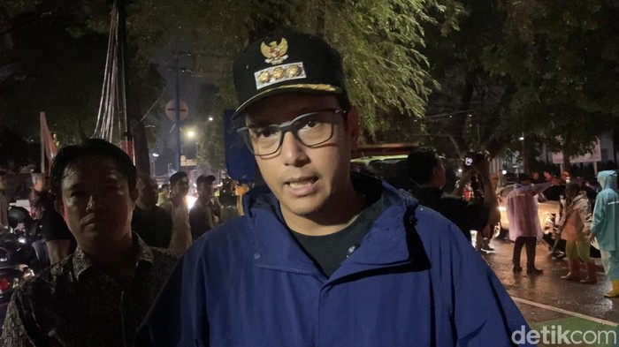 Mobil Tertimpa Pohon Tumbang di Medan, Walkot Rico: Akan Dapat Asuransi