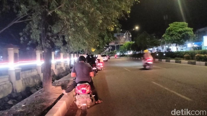 Jaringan Terganggu, Ini Lokasi Favorit Warga Banda Aceh War Sinyal Internet