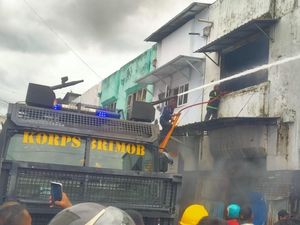 Kebakaran Hebat Landa Pasar Batu Merah Ambon, 8 Ruko Hangus