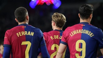 Flick Justru Senang 'Pusing' karena Lewandowski dan Ferran Torres