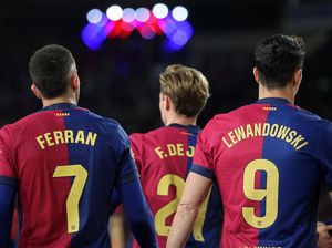 Flick Justru Senang Pusing karena Lewandowski dan Ferran Torres