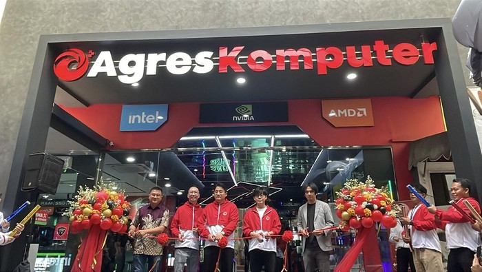 Peresmian toko baru Agres di Harco Mangga Dua.